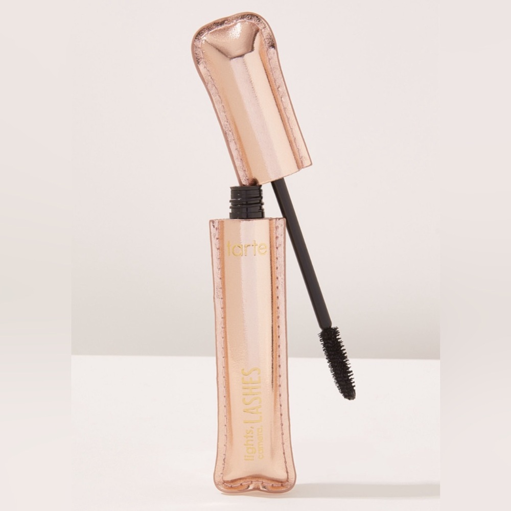 limited-edition lights, camera, lashes™ mascara